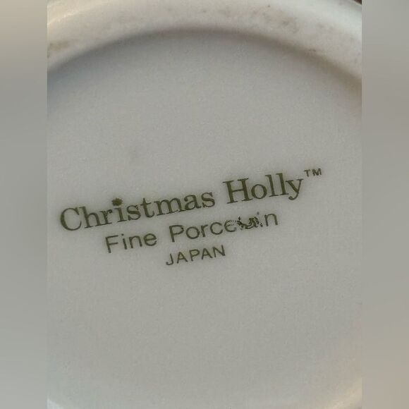 CHRISTMAS HOLLY BUD VASE Fine Porcelain Japan Holly Berries Holiday 6.25” - Picture 6 of 9